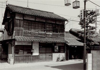 Catalog image of Woodhouse with Lanterns, Yamaguchi